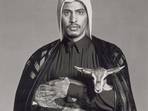Book cover of A Falcon's Eye: Tribute to Sheikh Saoud Al Thani by Hubert Bari and Mounia Chekhab-Abudaya