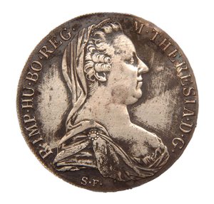 قطعة نقدية لماريا تيريزا النمساوية المجرية معروضة في متحف قطر الوطني 2020
